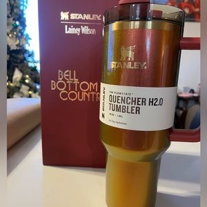 Lainey Wilson 40 oz Stanley